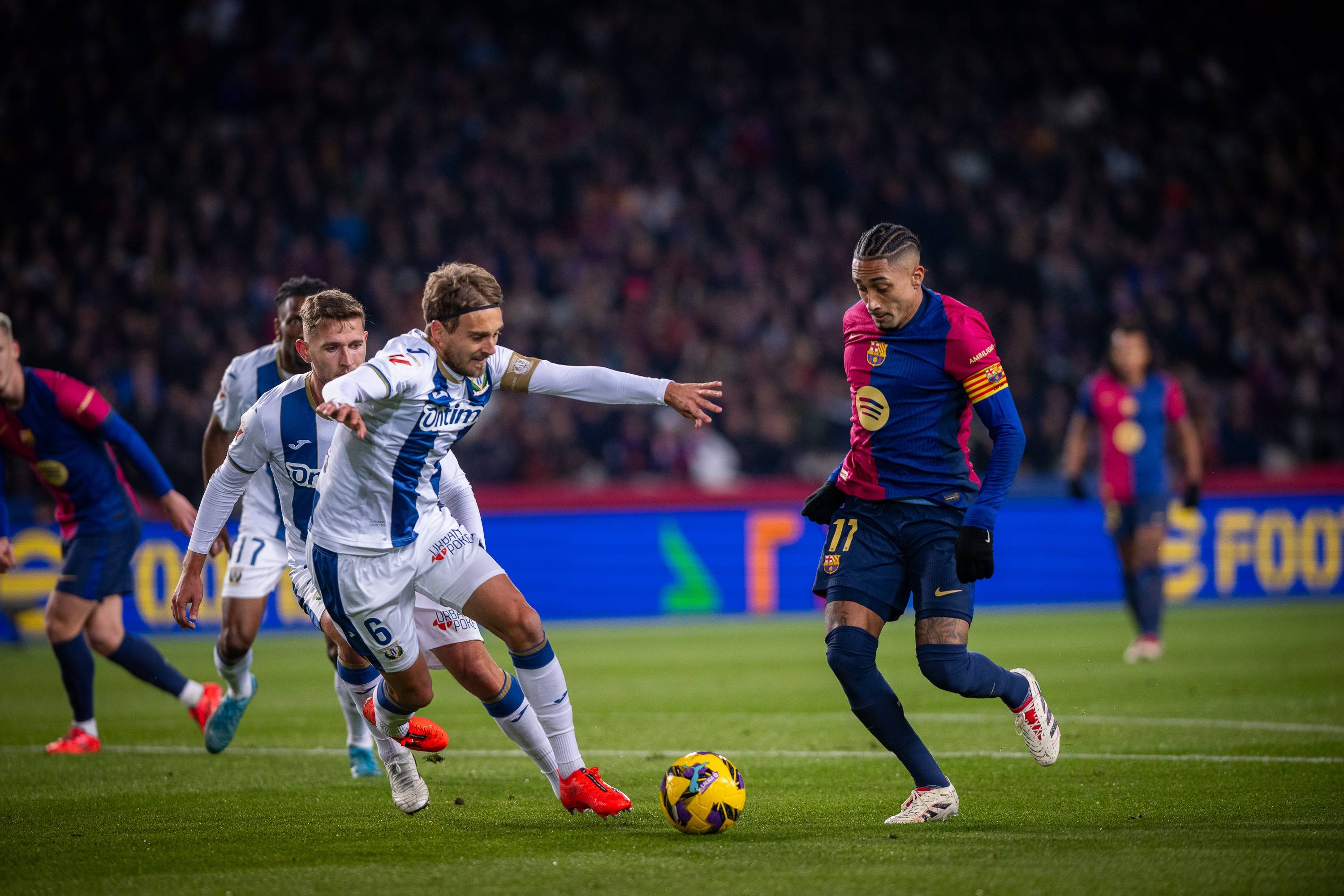 九游游戏中心_关于巴塞罗那西甲击败塞维利亚京多安远射破门的信息